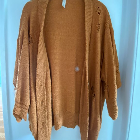 Forever 21 Distressed Cardigan - Picture 2 of 5